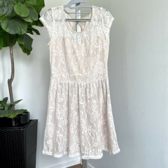 Speechless Other - Speechless Women Juniors SZ XL Beige Dress Lace Fit& Flare Stretch